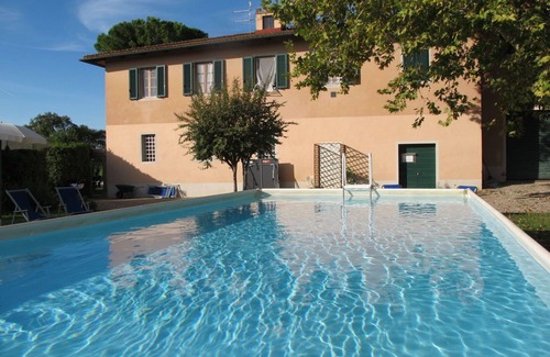 San Miniato House | Stunning private villa for 33 guests with WIFI, private pool, TV, patio, pets allowed and parking