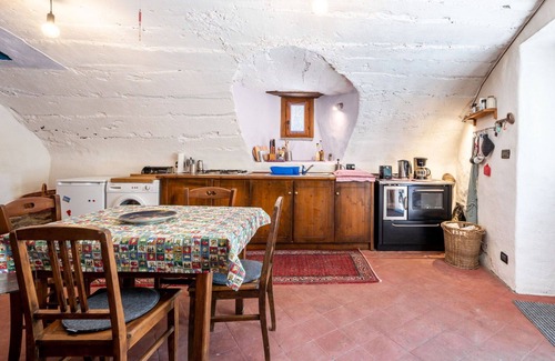 Roccabruna House | Stunning private villa for 4 guests with WIFI, TV and patio