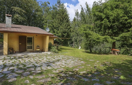 San Romano in Garfagnana House | Stunning private villa for 6 people with WIFI, TV, patio and pets allowed