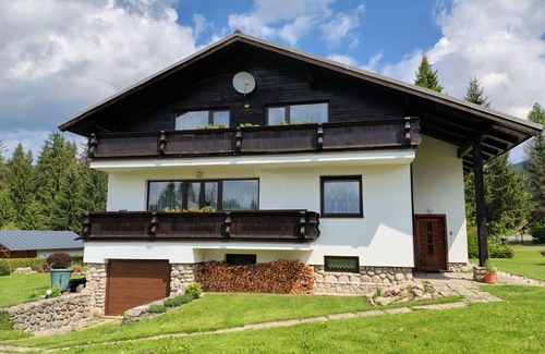 Harrachov House | Stunning private villa for 12 guests with WIFI, TV, balcony and pets allowed