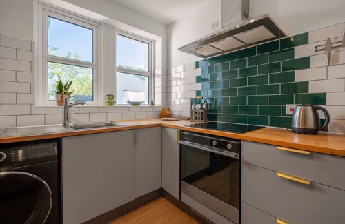 Drumnadrochit Villa | Stunning private villa for 2 guests with WIFI, TV, patio and parking