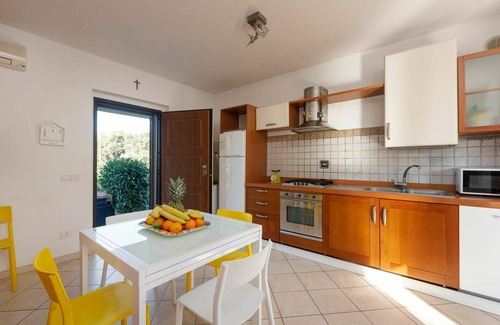 Follonica House | Stunning private villa for 12 people with A/C, WIFI, private pool, TV, patio and pets allowed