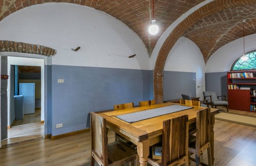 Lorenzana House | Stunning private villa for 8 guests with pool, WIFI, pets allowed and parking