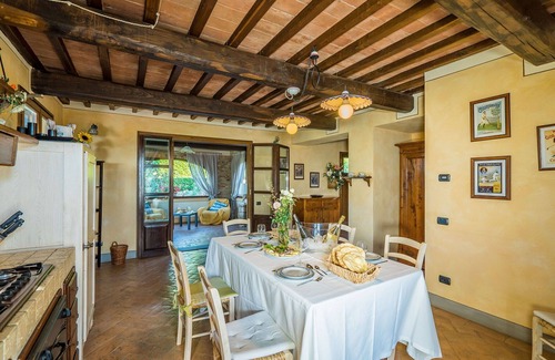 Montaione Villa | Stunning private villa with hot tub, private pool, WIFI, A/C, TV, balcony, close to San Gimignano