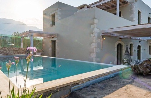 Kastellos Villa | Stunning private villa with A/C, WIFI, private pool, TV, terrace, panoramic view and parking