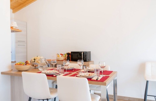 Vetralla House | Stunning private villa with A/C, WIFI, pool, TV, pets allowed, panoramic view and parking