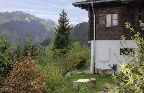 Moleson House | Stunning private villa for 5 people with WIFI, TV, terrace, pets allowed and panoramic view