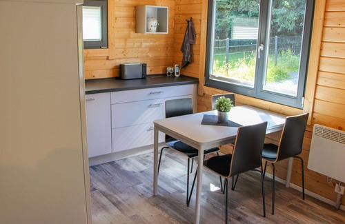 Alpenrod House | Stunning private villa for 4 people with TV, terrace and parking
