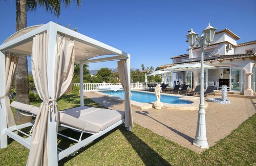 La Empedrola Villa | Stunning private villa for 8 guests with private pool, WIFI, A/C, TV and terrace