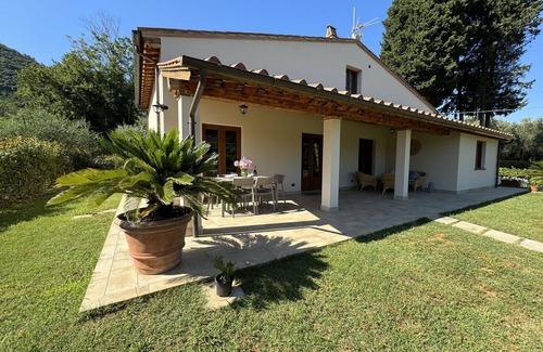 Santa Maria del Giudice Villa | Stunning private villa for 7 guests with WIFI, A/C, TV, veranda, pets allowed and panoramic view
