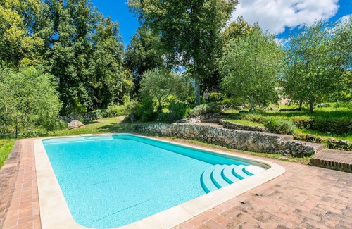 Siena House | Stunning private villa for 8 guests with WIFI, private pool, TV and patio