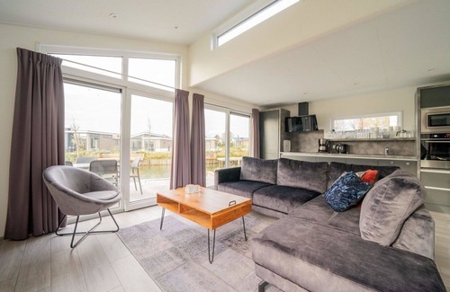 Linden House | Stunning private villa for 6 people with WIFI, TV, terrace and parking