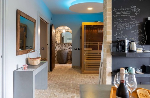 Mazzano Romano Villa | Stunning private villa for 6 people with hot tub, pool, WIFI, A/C, TV and parking