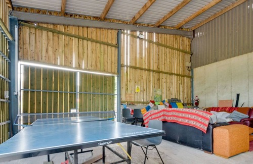 Trecastle House | Stunning private villa for 11 guests with WIFI, TV, patio, panoramic view and parking