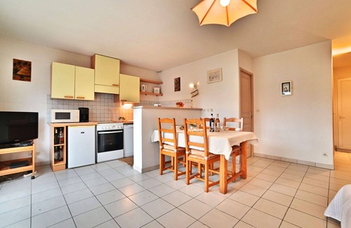 Domino House | Stunning private villa for 5 people with WIFI, TV, terrace, pets allowed and parking