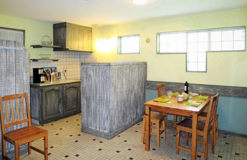 Queyrac House | Stunning private villa for 4 guests with TV, terrace, pets allowed and parking
