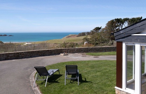 Plouarzel House | Stunning private villa for 8 people with WIFI, TV, terrace and pets allowed