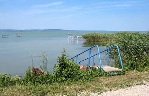 Siofok House | Stunning private villa for 6 guests with A/C, WIFI, TV, terrace and parking