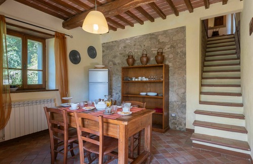 Pieve di Chio House | Stunning private villa for 12 people with private pool, WIFI, TV, terrace, pets allowed and park.