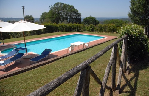 Montoro Villa | Stunning private villa with private pool, WIFI, TV, patio, pets allowed, panoramic view and park.