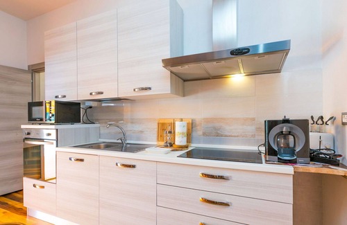 Pescia Villa | Stunning private villa for 4 people with private pool, A/C, WIFI, TV and panoramic view