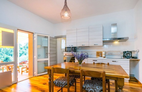 Pescia Villa | Stunning private villa for 4 people with private pool, A/C, WIFI, TV and panoramic view
