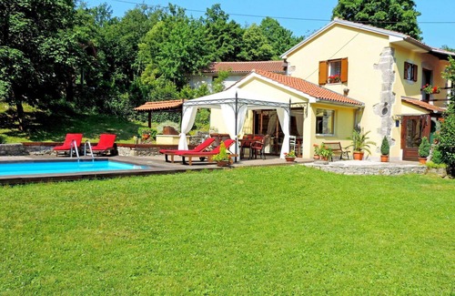 Matulji House | Stunning private villa with hot tub, private pool, A/C, WIFI, TV, patio, pets allowed and parking