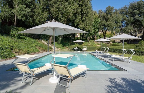 Ronta Villa | Stunning private villa with hot tub, WIFI, private pool, TV, panoramic view and parking