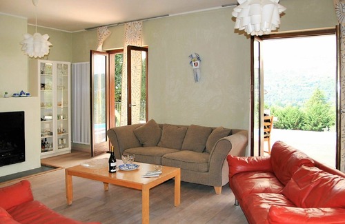 Itri Villa | Stunning private villa with WIFI, hot tub, A/C, private pool, TV, terrace, pets allowed and park.
