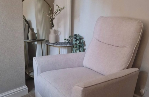 Walsall House | Stunning property with summer house sleeps 15