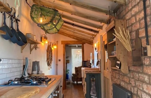 New Brighton Cottage | Stunning quirky 2-Bed Cottage in New Brighton
