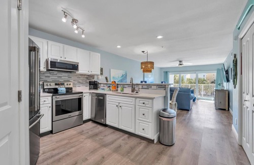 Miramar Beach Condo | 🏝Stunning Retreat-Private Beach-Umbrella Service for 4🏖-🐶 Welcome
