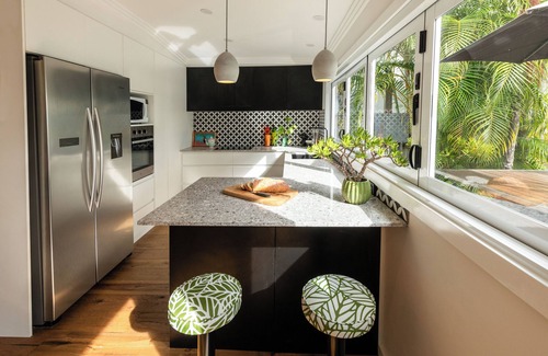 Dunbogan Cottage | Stunning River front Cottage with pool