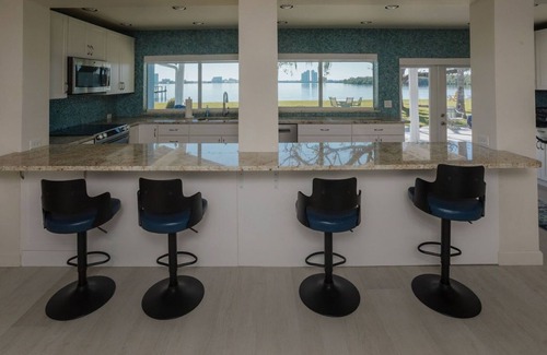 Fort Myers House | STUNNING RIVERFRONT HOME-NEW RENOVATION, CUSTOM INTERIOR, PEACEFUL OUTDOOR OASIS