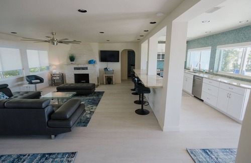 Fort Myers House | STUNNING RIVERFRONT HOME-NEW RENOVATION, CUSTOM INTERIOR, PEACEFUL OUTDOOR OASIS