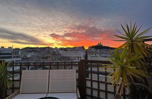 Lodi Apartment | Stunning rooftop, near Cours Julien