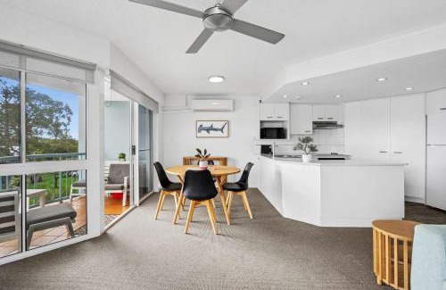 Maroochydore Apartment | Stunning Rooftop Retreat with Private Jacuzzi on the Maroochy River