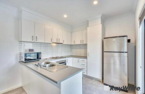 Cranbourne West House | Stunning room in Cranbourne