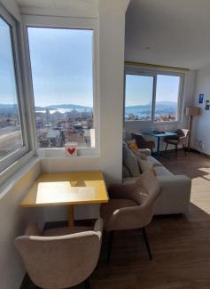 Toulon Apartment | Stunning Sea View, Steps from Station and Port - Vue imprenable sur la mer, à quelques pas de la gare et du port