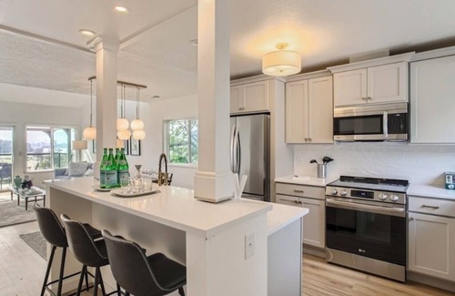 Portland Condo | Stunning Secluded 2BR Condo with View in St. Johns