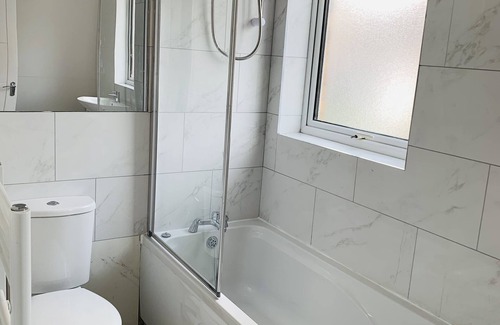 Brunel Apartment | Stunning self contained studio