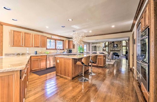 Solon House | Stunning Solon Getaway ~ 20 Mi to Cleveland!