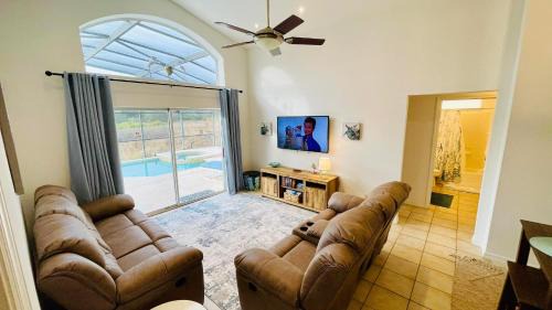 Calabay Parc House | Stunning South Facing Vacation Home With Pool And Spa