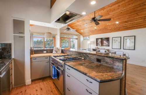 South Mission Beach House | Stunning South Mission Beach Home - AC, Private Patio, Grill and Garage!
