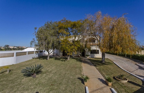 Vale Navio Villa | Stunning Spacious 4 Bed Villa With Private Pool