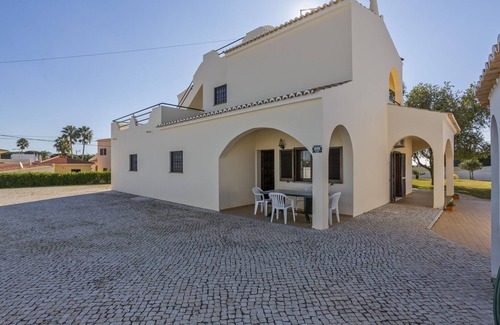 Vale Navio Villa | Stunning Spacious 4 Bed Villa With Private Pool