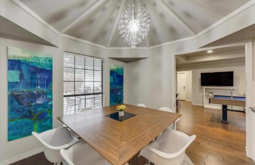 Lake Highlands House | Stunning Spacious Home with Pool and BBQ