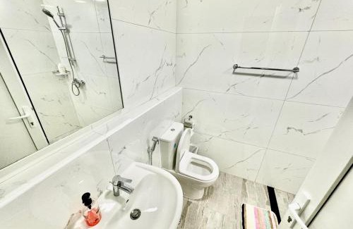 Bur Dubai Apartment | Stunning studio with balcony close to metro