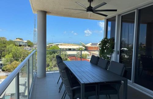 Gladstone Apartment | Stunning Sub Penthouse