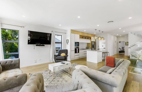 Hauraki Apartment | Stunning Taka Retreat nr Beach-Netflix